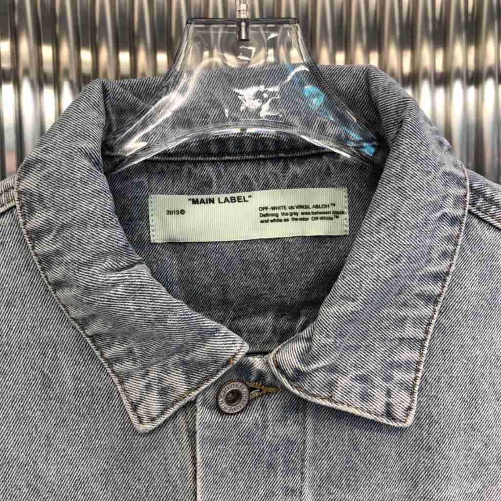 OFF WHITE